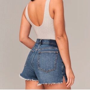 Abercrombie & Fitch Dark Wash The Mom Short High Rise